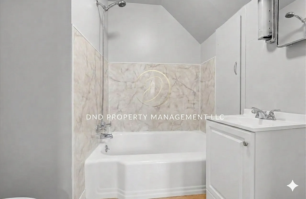 529 Windsor St — Photo 3