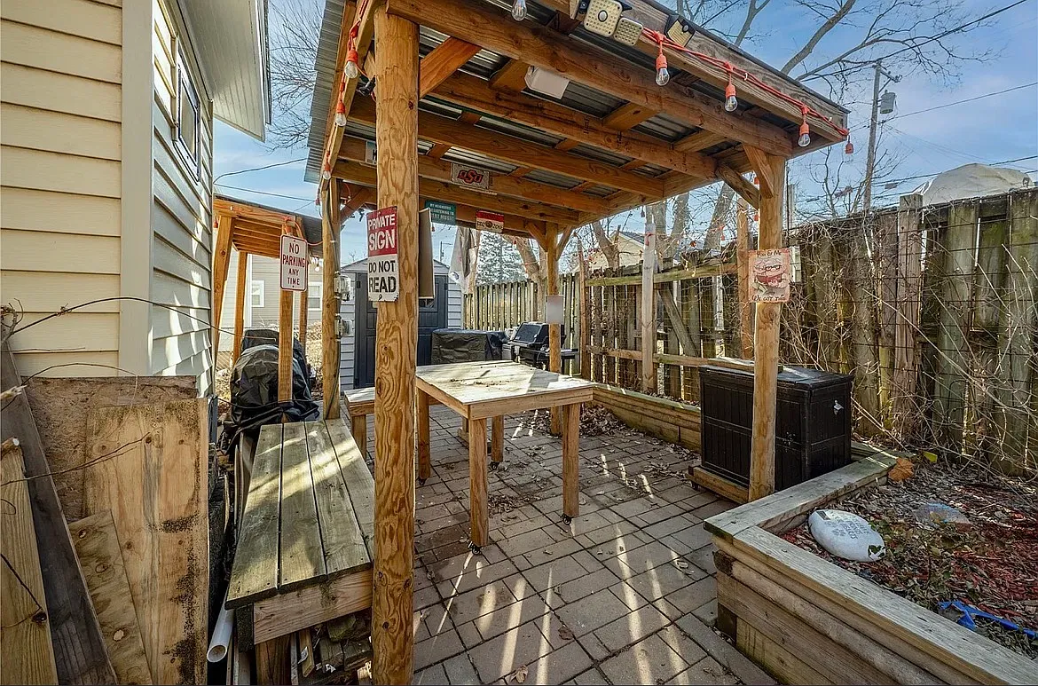 3 bed, 1450 sqft, $2,000 — Photo 4