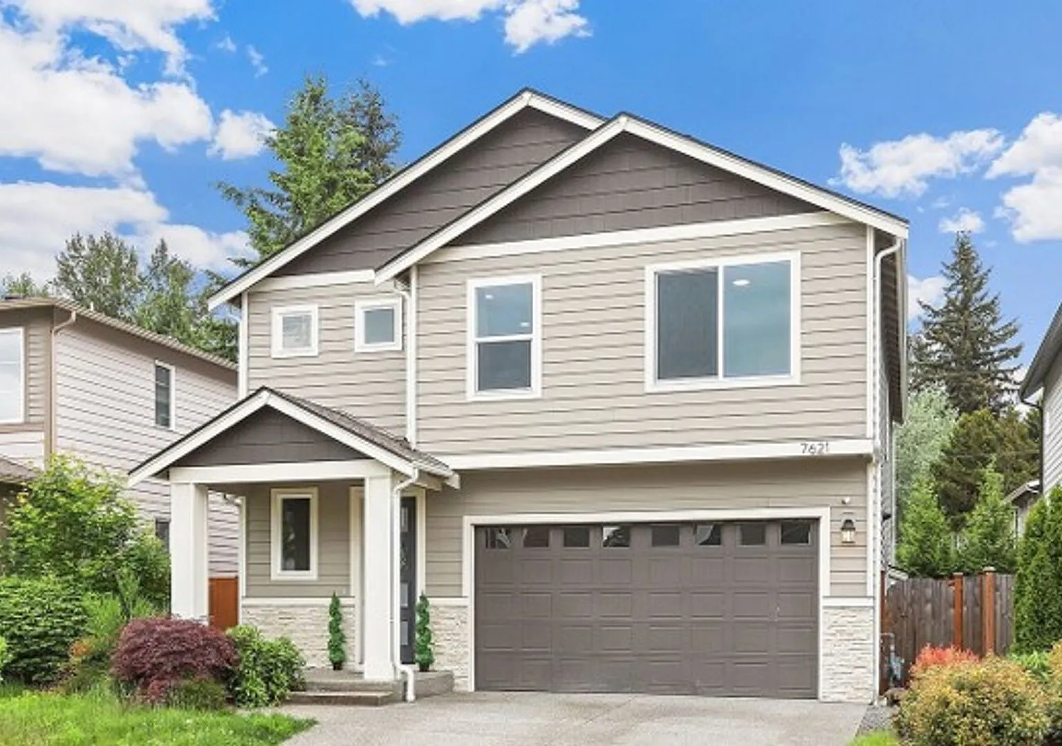 Spacious 4-Bed Home with Den in Holley Brooke — Photo 3