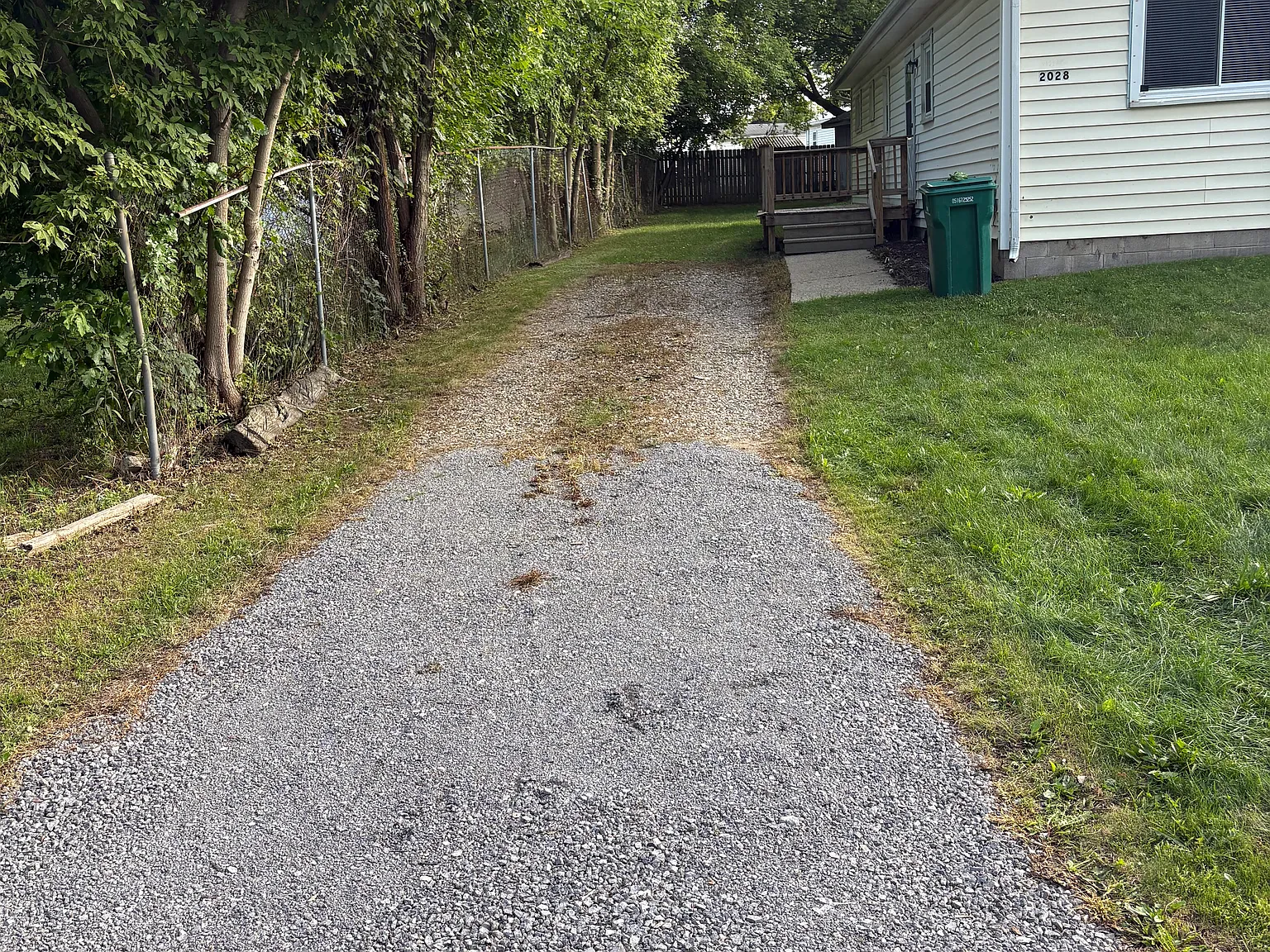 2 bed, 900 sqft, $1,300 — Photo 3