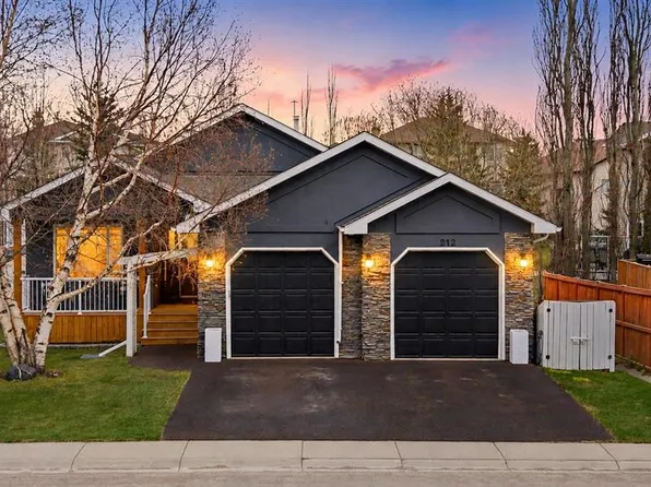 212 W Cove Dr, Chestermere, AB T1X 1E9