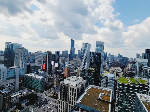 89 Queen St E, Toronto, ON