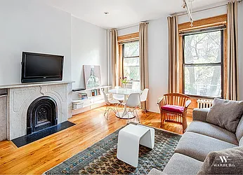 Rented by Warburg