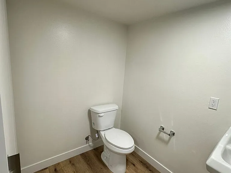 10914 S Main St #202 — Photo 18