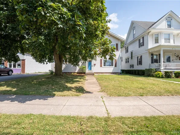 29 State St, Middleport, NY 14105