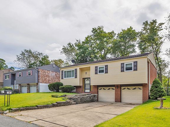 3rd image of 102 Bucknell Dr