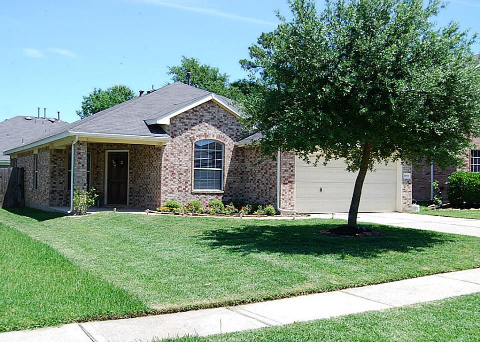 1st image of 18918 Cluster Oaks Dr