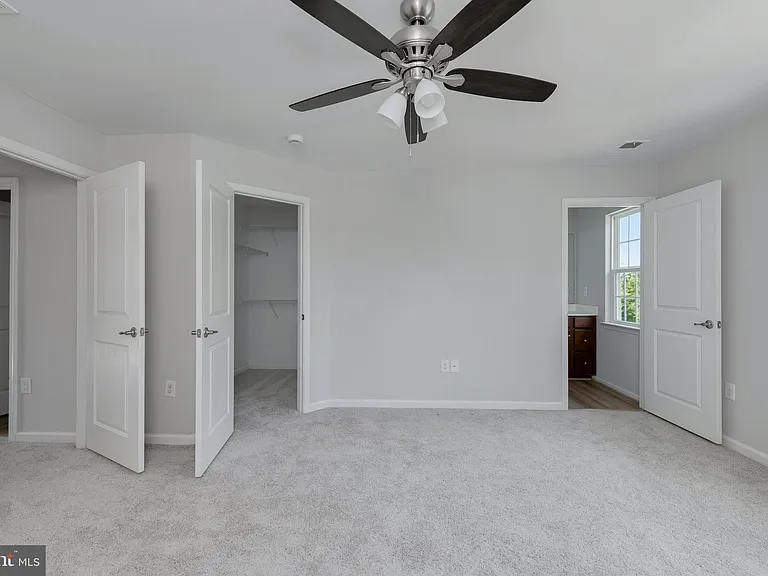 8647 Rosecrans Ln — Photo 16