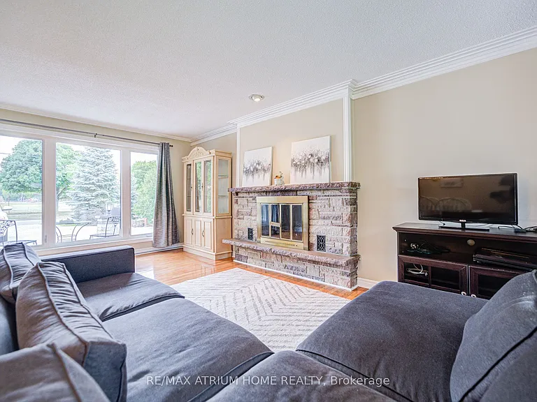 134 Fairglen Ave — Photo 14