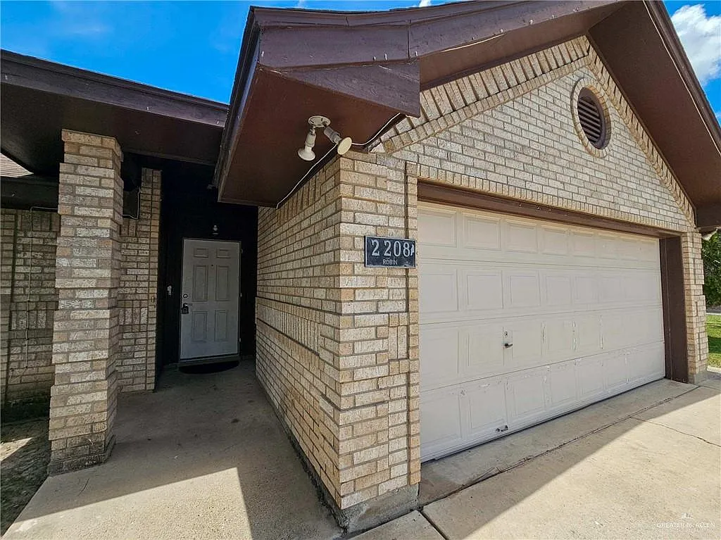 3 bed, 2.0 bath, 1712 sqft, $1,800 — Photo 3