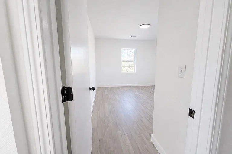 303 Lombardy Ln — Photo 7