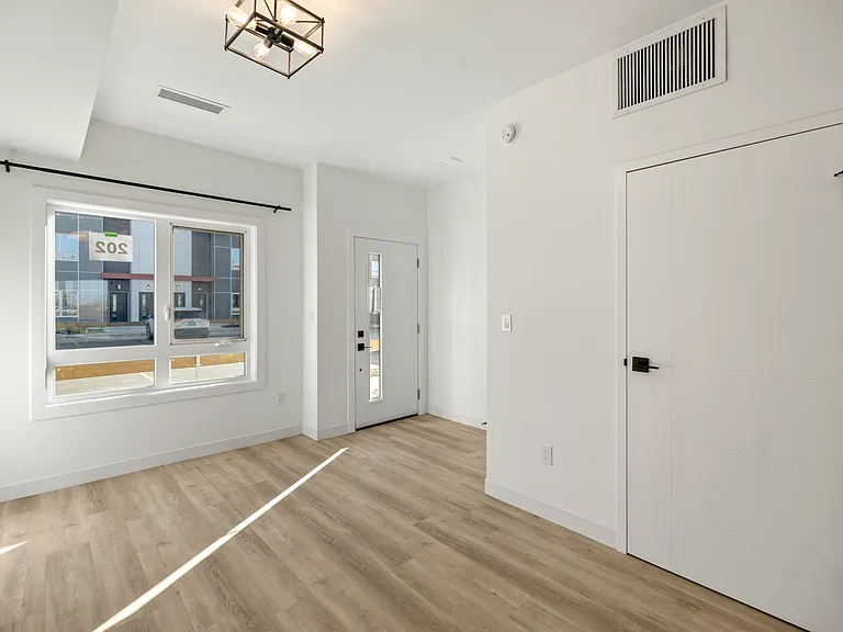11 Merkel Manza Blvd — Photo 37
