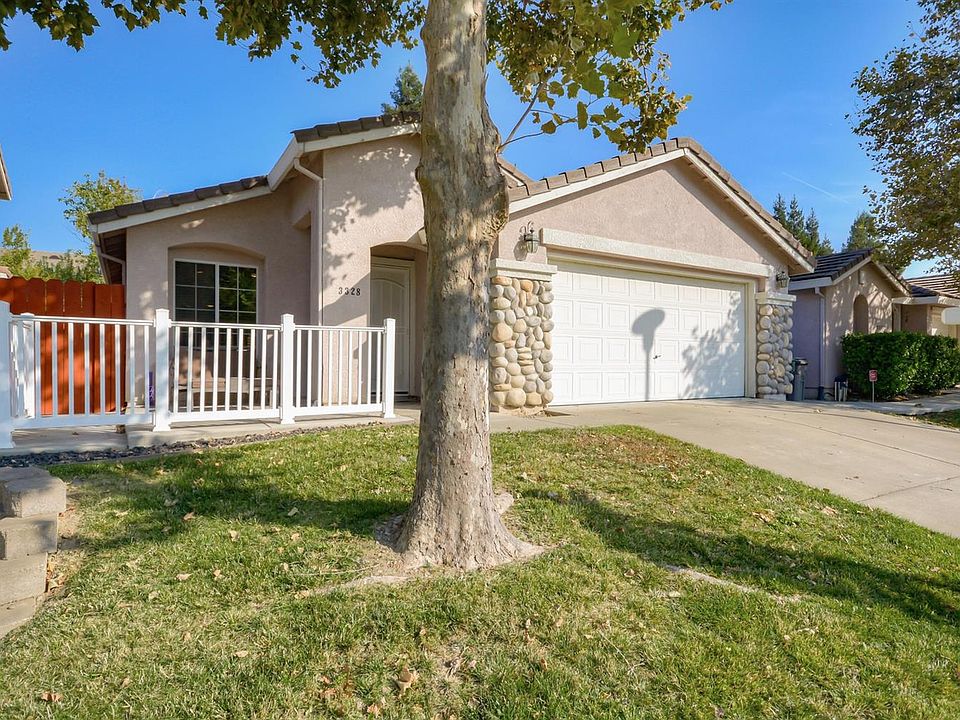 2nd image of 3328 Calla Lily Way