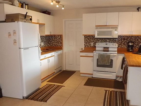 4th image of 1504 Primrose Ln