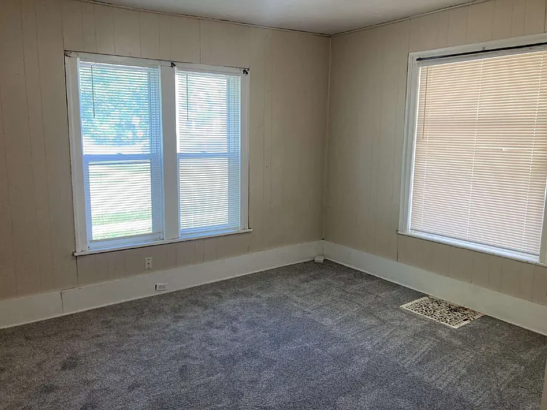 538 Spencer St NE #1 — Photo 3