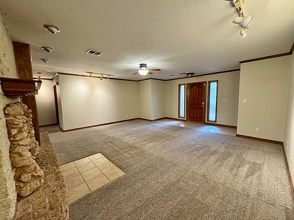 3rd image of 3641 Lakeshore Dr