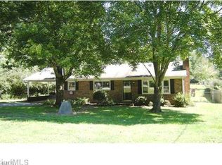 315 Macy Grove Rd, Kernersville, NC 27284