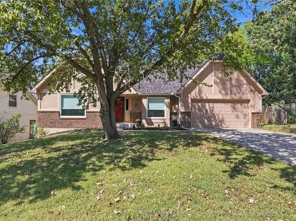 11800 W 99th Ter, Overland Park, KS 66214