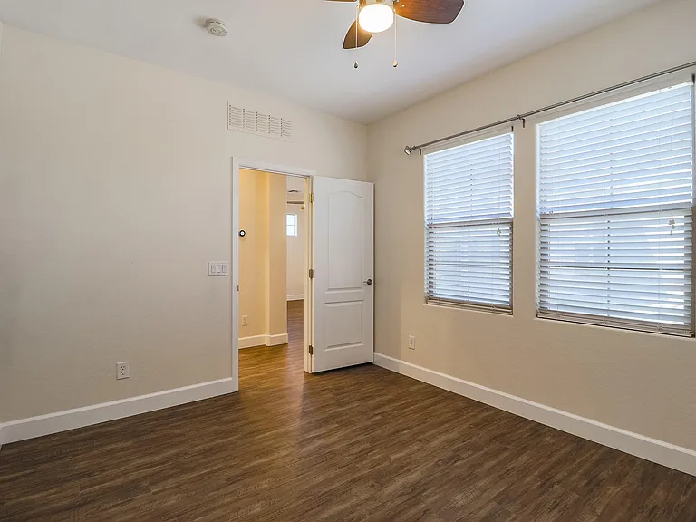 3457 E Orchid Ln — Photo 27
