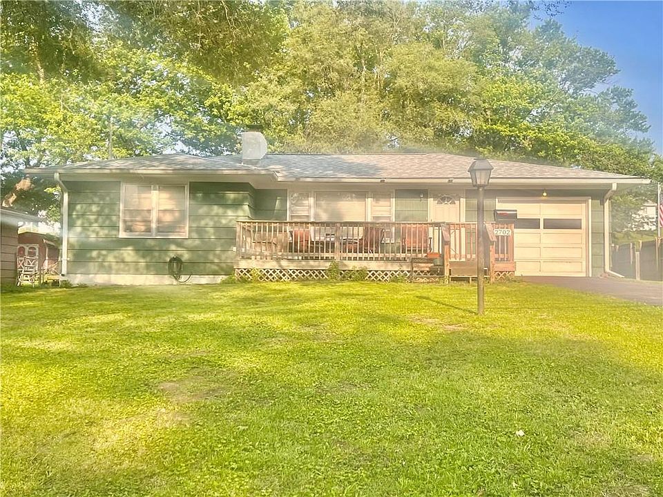 1st image of 2702 S 28th St
