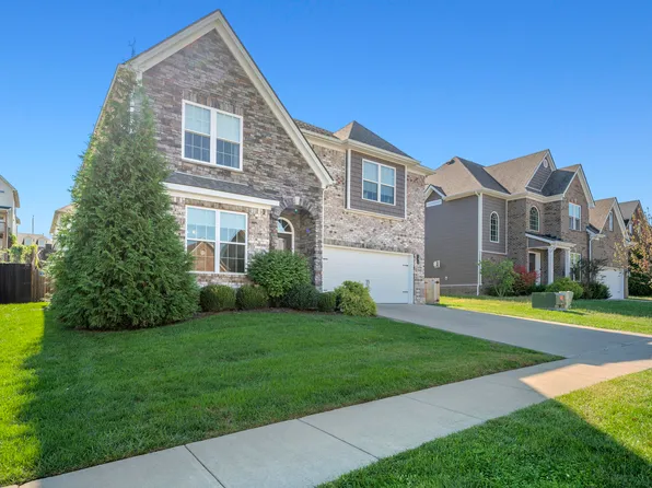 140 Rowanberry Dr, Nicholasville, KY 40356