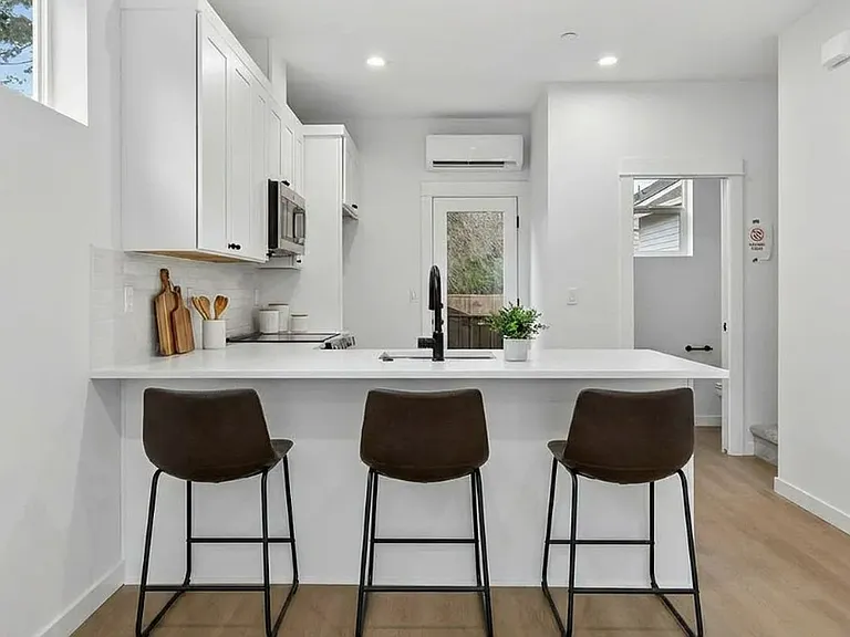 4059 SW McKinley St — Photo 10