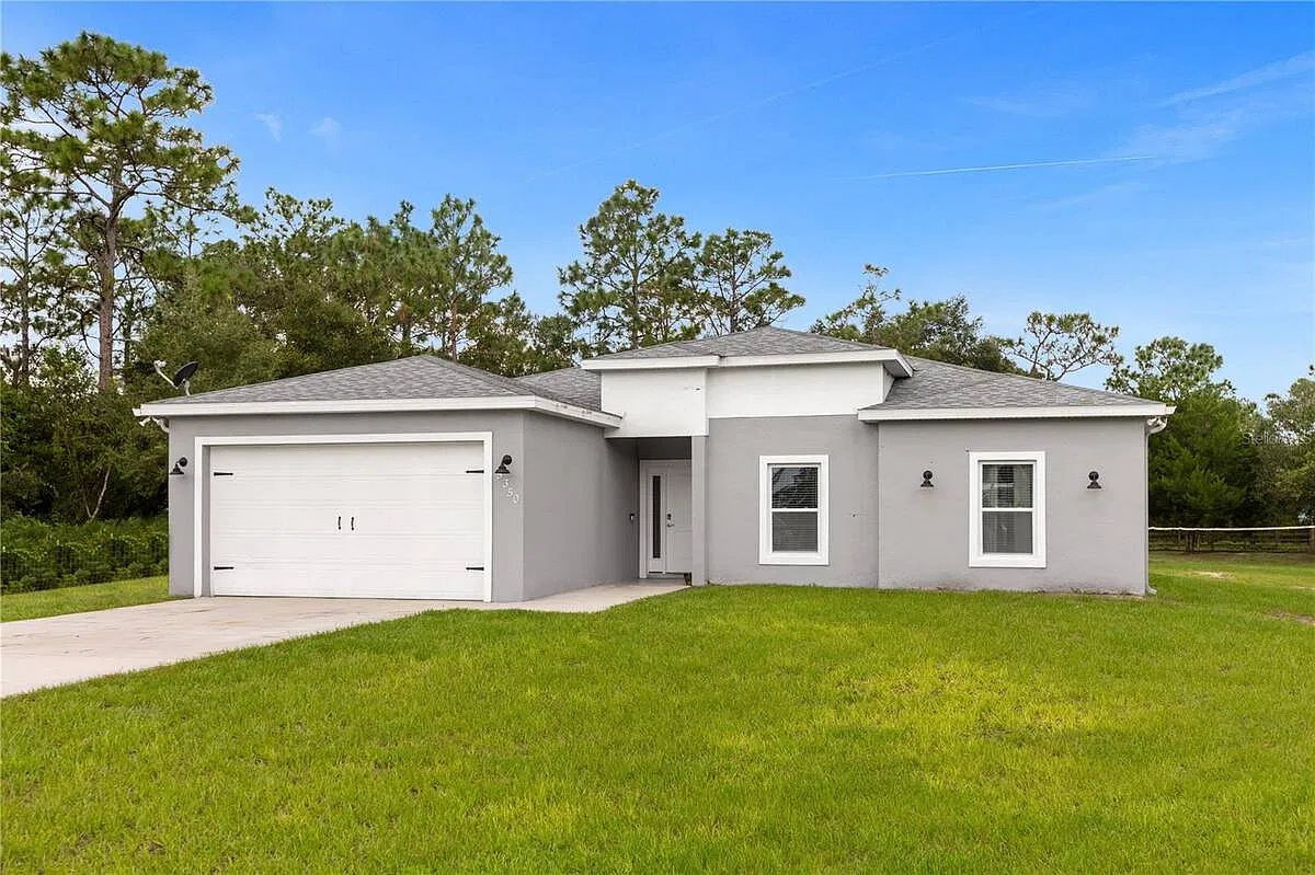 4 bed, 2.0 bath, 1764 sqft, $3,300 — Photo 2