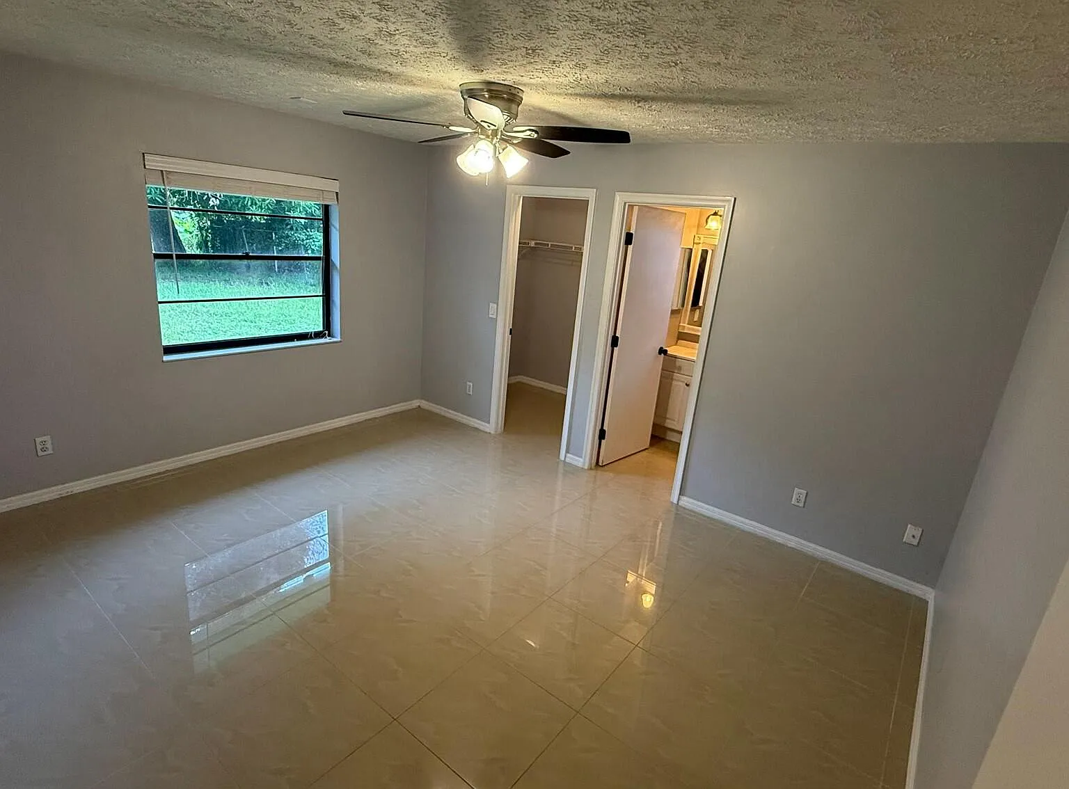 3 bed, 2.0 bath, 1249 sqft, $2,150 — Photo 4