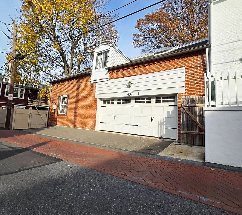 437 N Christian St #1