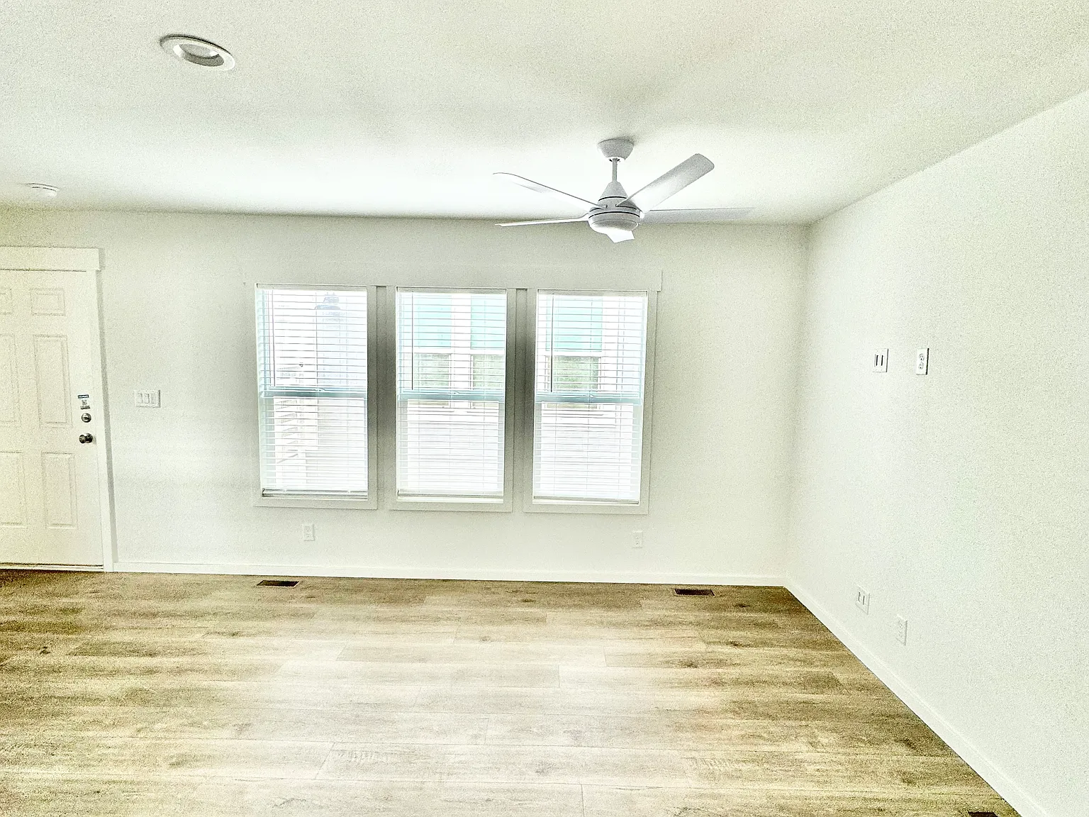 2 bed, 600 sqft, $1,500 — Photo 2