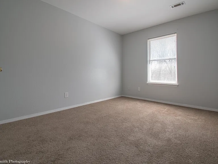 250 Meadow Ct #250 — Photo 10