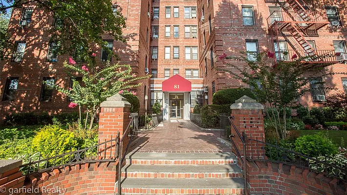 Sold by Garfield Realty  | media 13