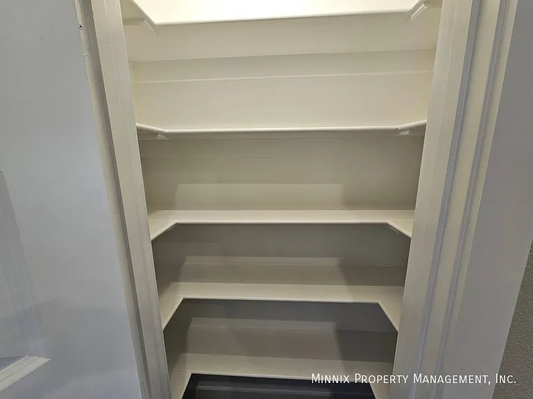 2622 Tiffin Ave — Photo 12