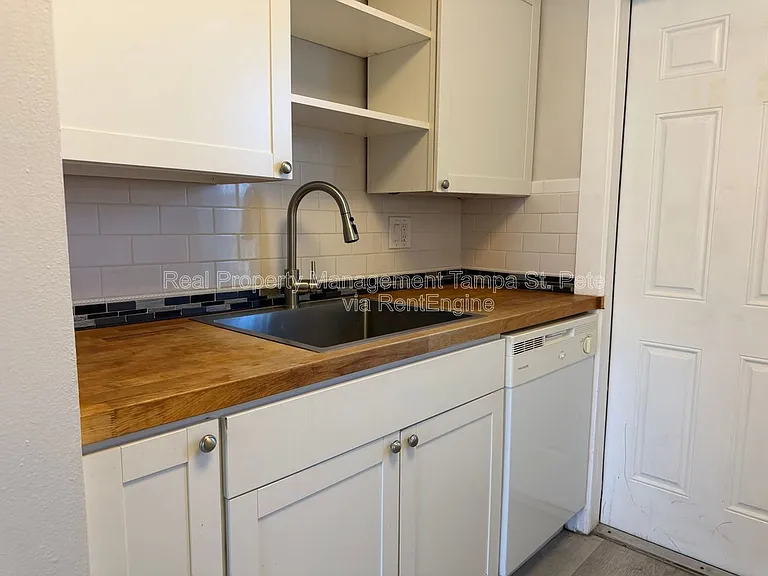 6900 Miami Dr #1 — Photo 8