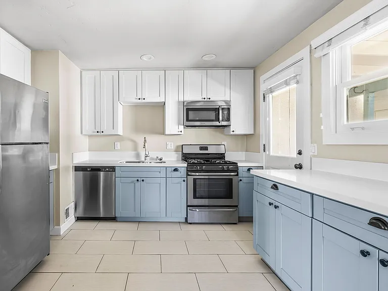2121 Albatross St #2121 — Photo 11