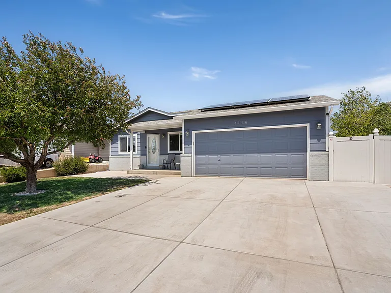 4126 Hayes Ave — Photo 1