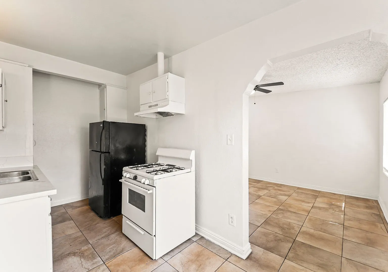 For Rent **3 Bedrooms | 1 Bathroom | Approximately 840 Sq. Ft.** Section 8 Welcome! — Photo 1