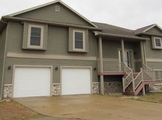 1933 Lakes Edge Ln, Friendship, WI 53934