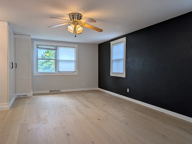 1575 W Butte Des Morts Beach Rd — Photo 30
