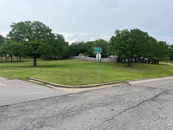 4th image of 205 Pioneer Rd
