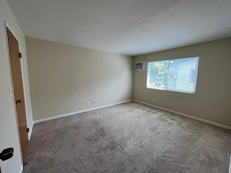 1865 Oak Park Blvd #1 — Photo 9