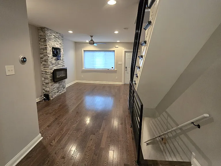 2432 S Hutchinson St — Photo 15