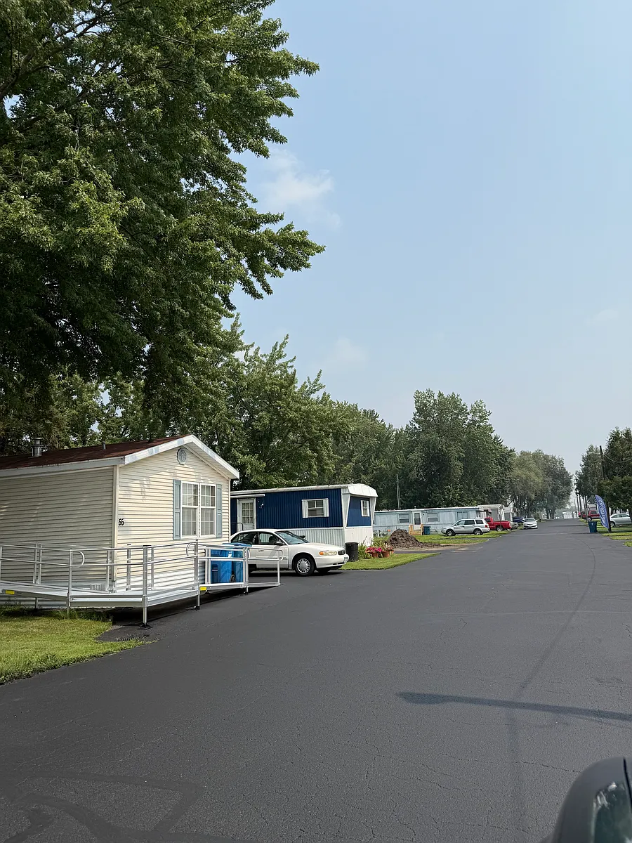 Building Photo - Riverview Park