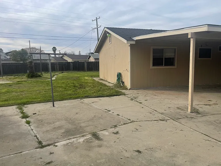 Beth Cir — Photo 2