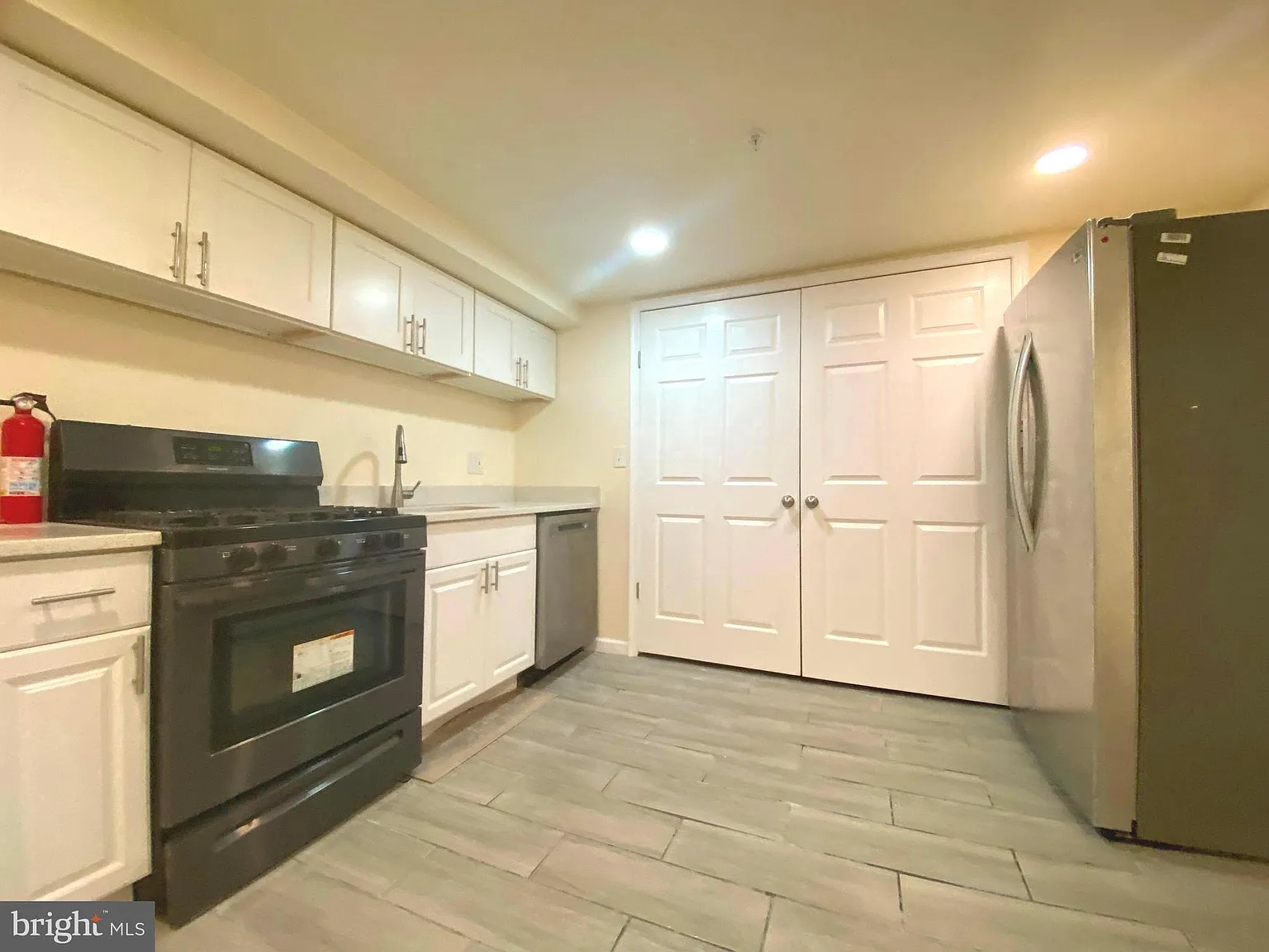 2 bed, 800 sqft, $1,500 — Photo 3