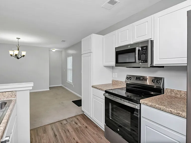 141 Wigmore Ln — Photo 9