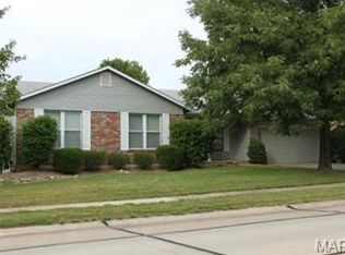 2145 Graystone Dr, Saint Charles, MO