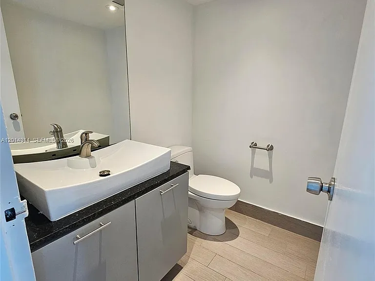 16546 NE 26th Ave #5H — Photo 8