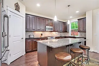 24302 NE 8th Pl — Photo 9