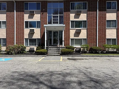 5 Albert Dr #10 Photo 1
